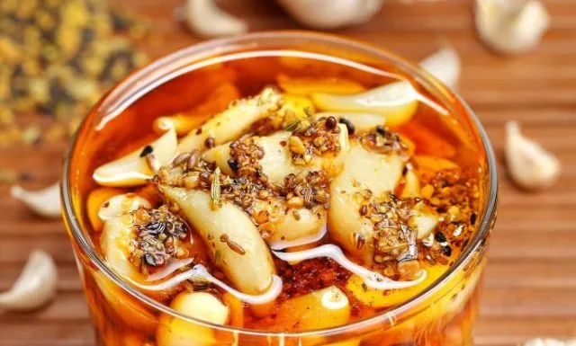 Lehsun Ka Achar (Garlic Pickle)